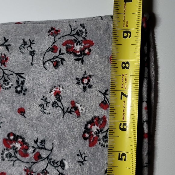 Secret Treasures M (8-10) pajama set super soft gray w red floral - Picture 15 of 15